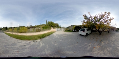 Maison à vendre de plain pied de 200 m2 plus annexes sur 3000 m2 de terrain avec piscine  (83740)  LA CADIERE D AZUR